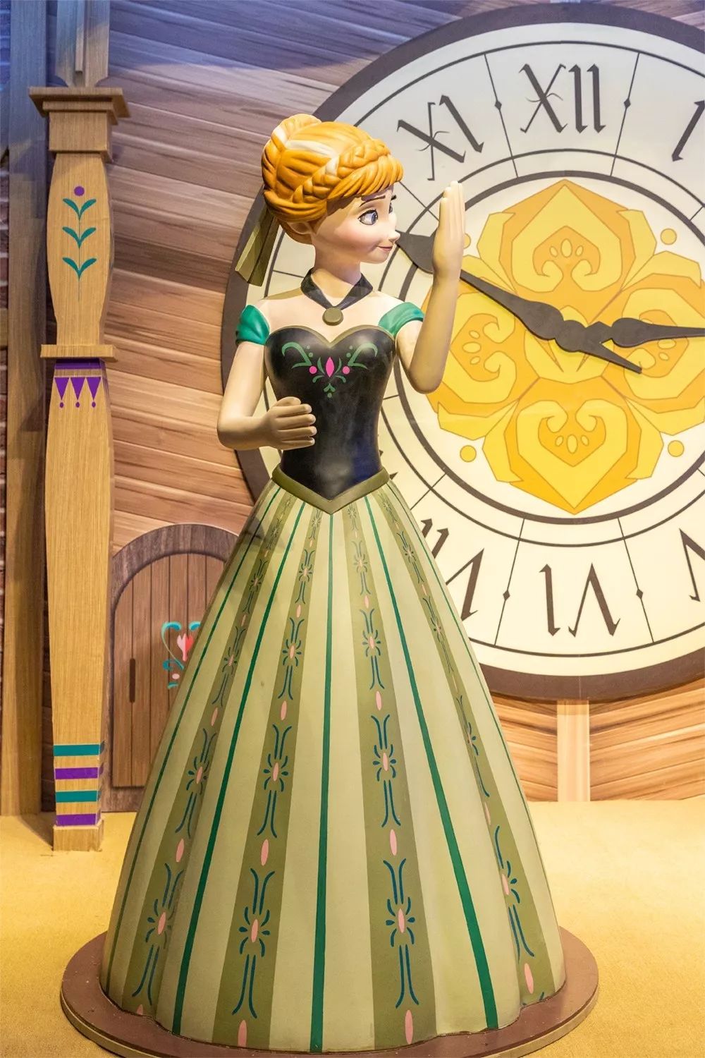 好像加冕舞会上二人的快乐互动一样!