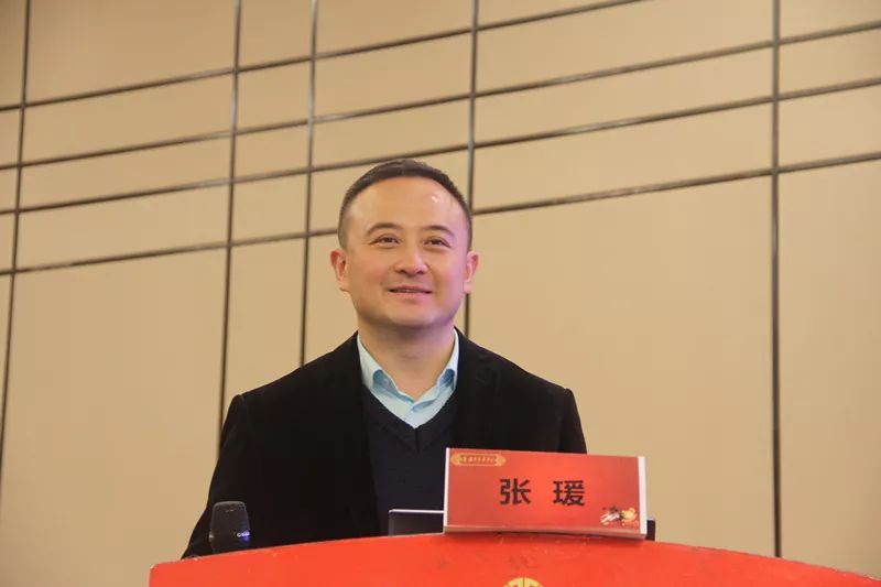 医生热烈讨论随后,中南大学湘雅医院的雷鹏飞围绕"激光3d打印多孔钽