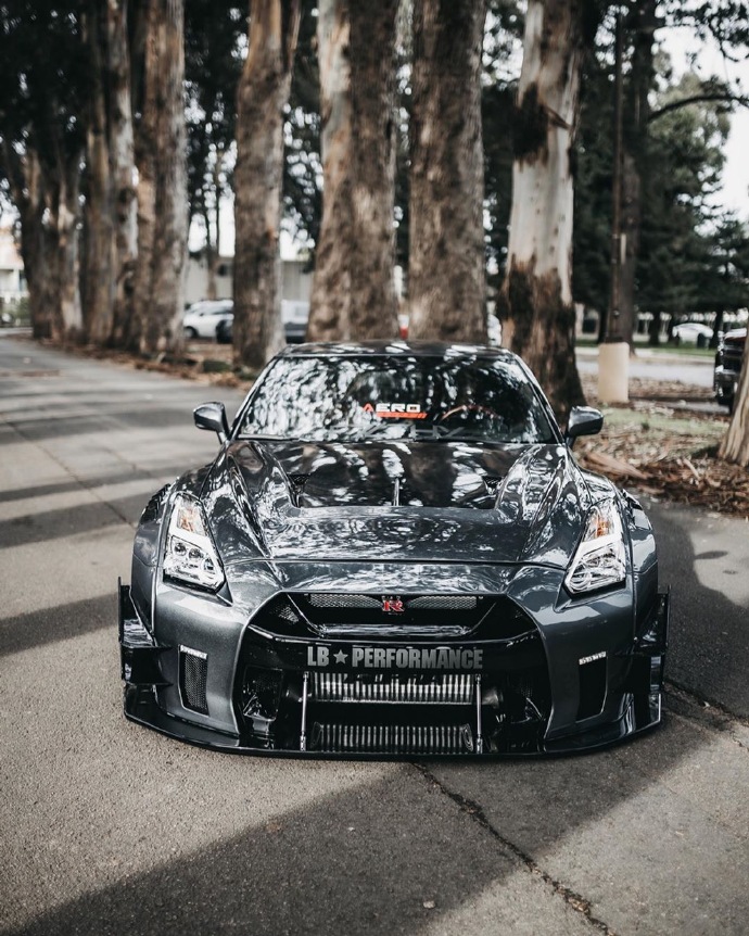 liberty walk r35