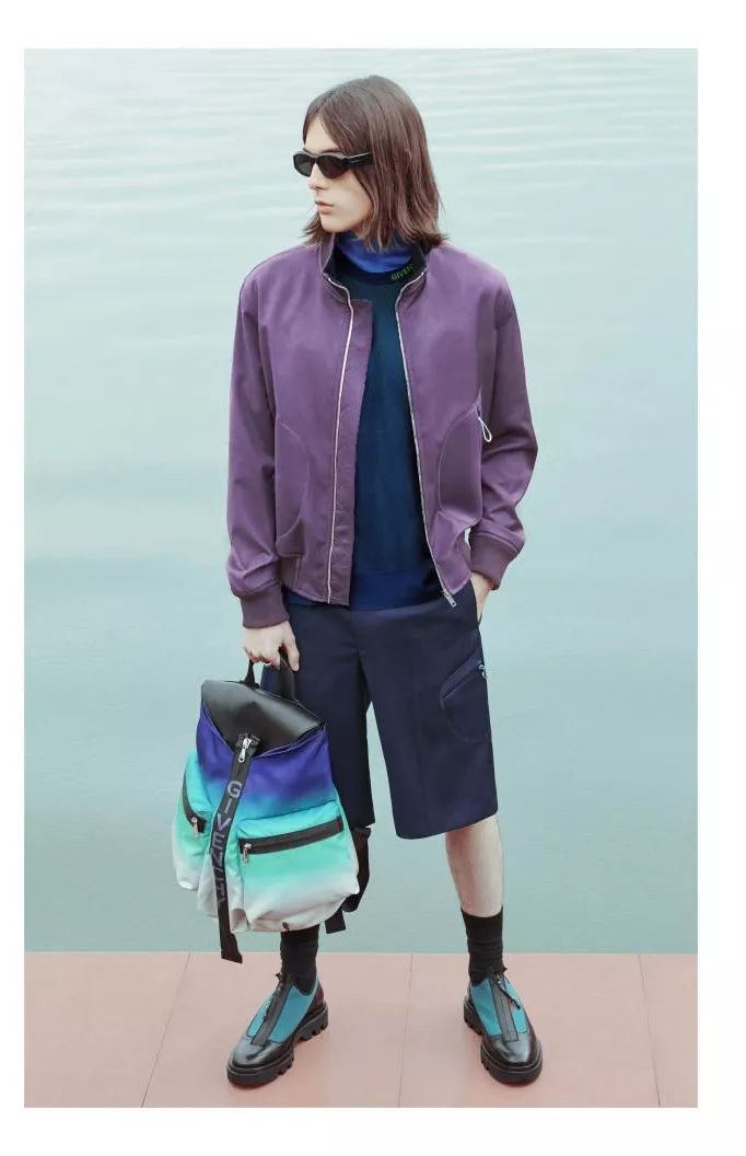 阅 读今年复古也"疯狂"2021春夏中国色彩趋势如何穿经典蓝色|2020流行