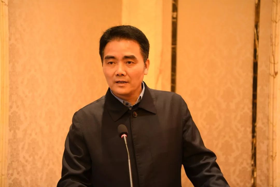 市委书记袁和庚在致辞中指出,高安是一个好地方,现在已经进入全国百强