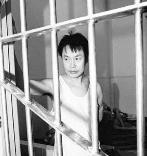 张子强于1997年12月中旬离开香港家中,去到内地和胡济舒会和.