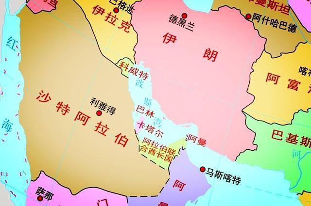 科威特虽然国家不大,地理位置却非常关键,紧挨伊拉克并且跟伊朗隔海
