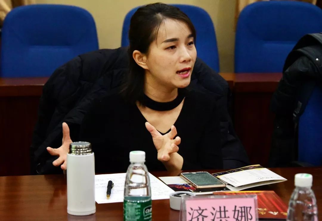 国家话剧院研究教育部主任济洪娜:该剧以小人物视角来体现一个大时代