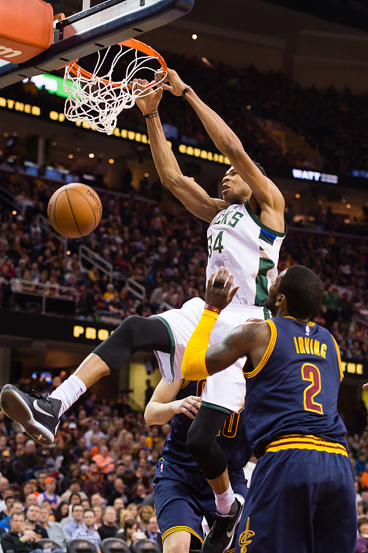 字母哥的投篮能力真的进步非也6年前才是他投篮能力的巅峰