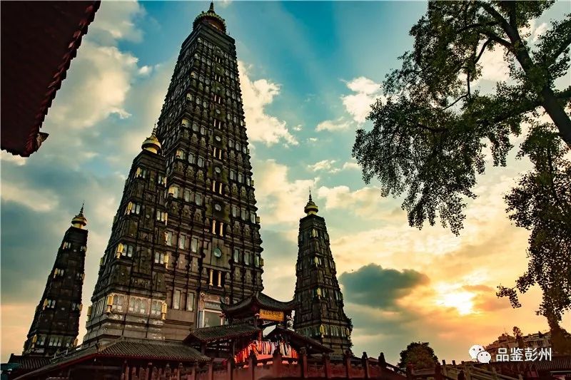 民宿酒店,龙兴禅院以及模拟彭州山水格局的微地形和水景观等诸多元素