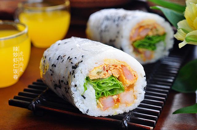 香辣懒人饭卷,三分钟卷一个,营养好吃还不用洗碗