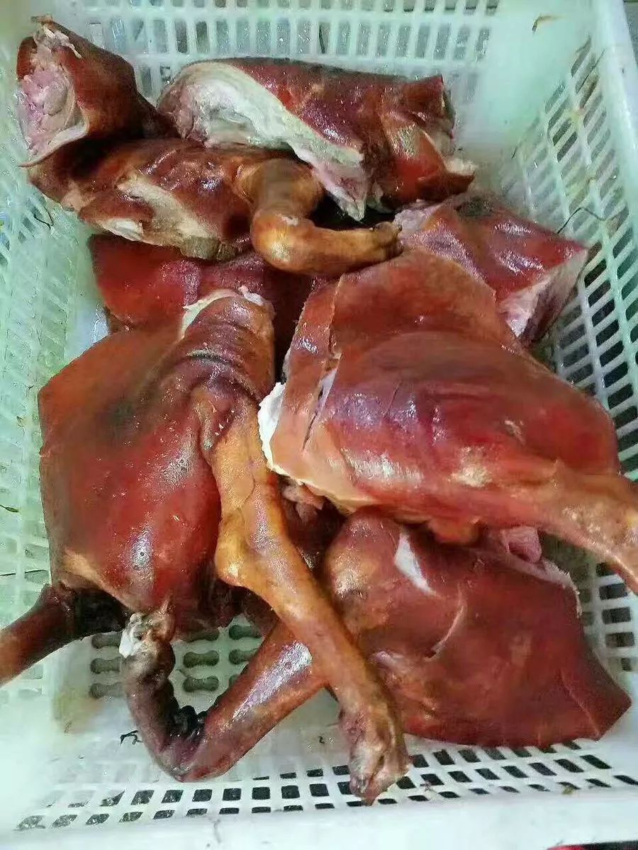 在我们铜鼓,有一个习俗,那就是吃狗肉.