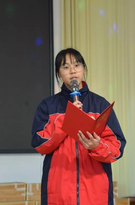 未成年人思想道德建设碑廓中学开展2020年梦想飞扬舞动青春元旦文艺