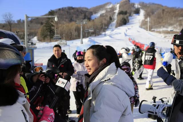 任子妍滑雪个人资料图片