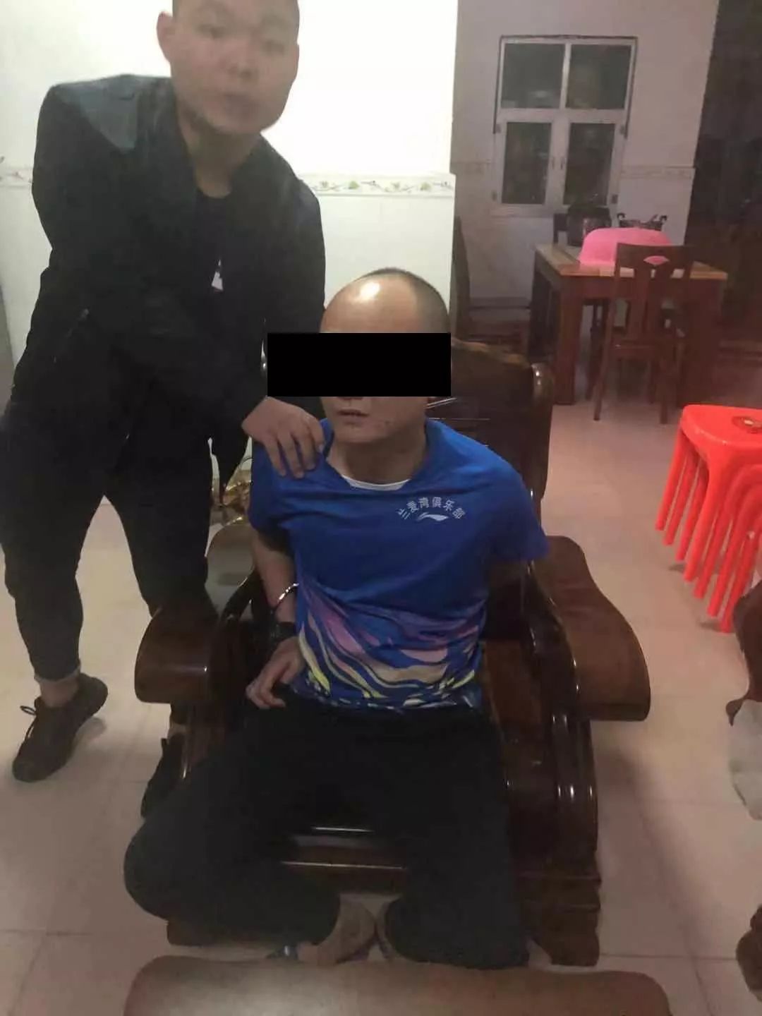 为首嫌犯从缅甸抓回临高麦亚芝涉黑涉恶犯罪团伙成员快来自首