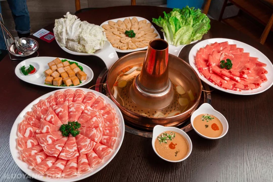 2020年势必要与这家铜锅涮肉来一场桌上对决超多菜品你能吃完算我输