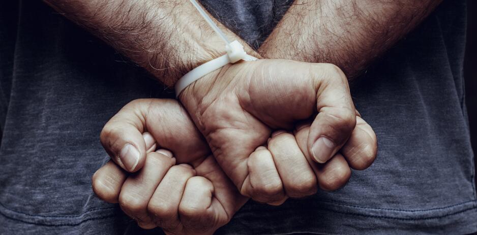 原创军队专用手铐是扎带?别扯了!比警察手铐粗暴多了!