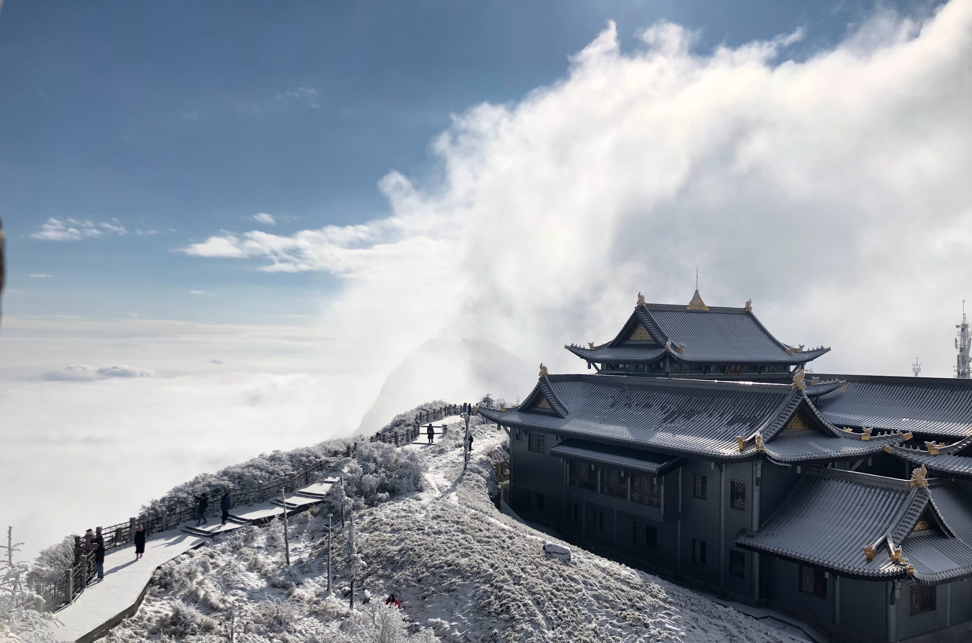 冬天峨眉山金顶照片图片