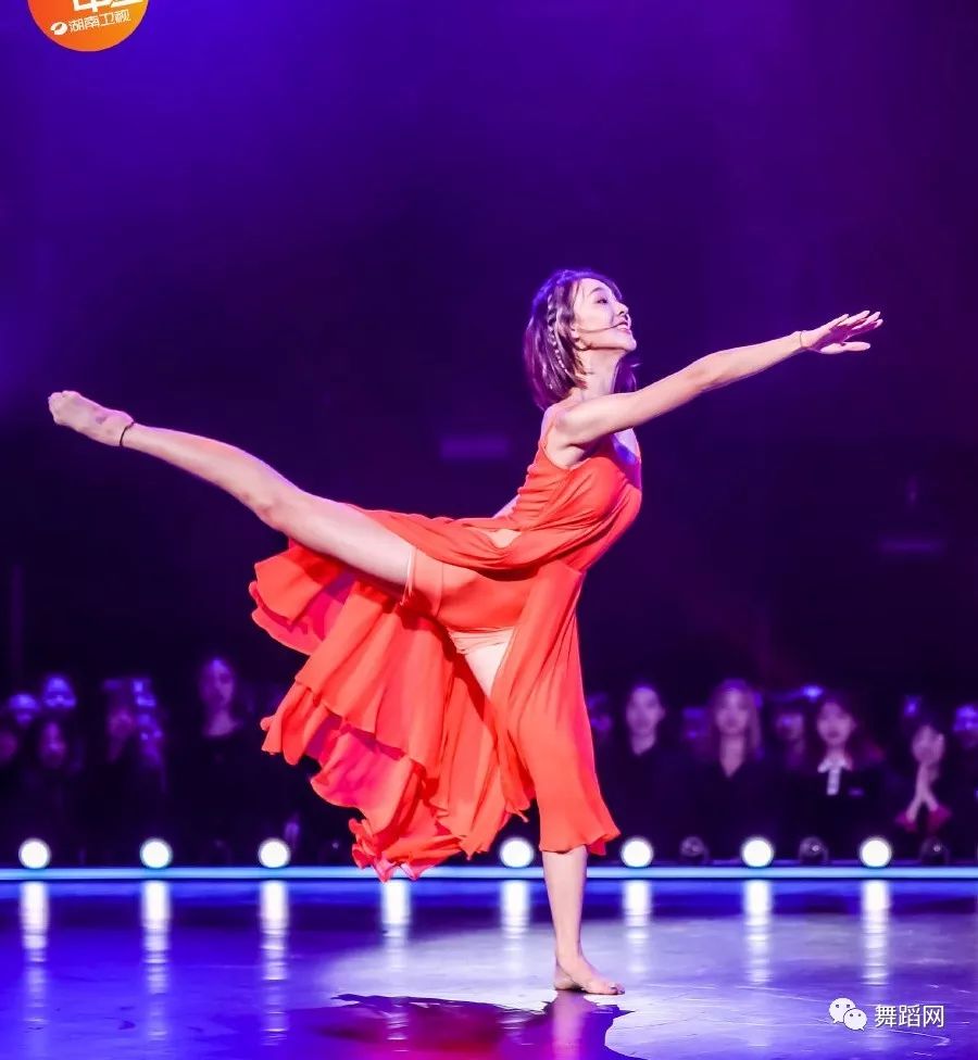 舞蹈风暴颜值美女王念慈从小就是大长腿的桃李杯选手