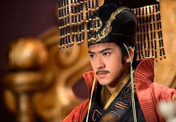 他本是一个窝囊皇帝,当了十三年的傀儡,却因为一个女人而雄起_刘志