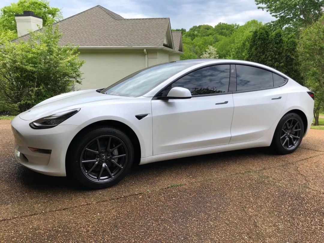 30万内国产特斯拉model3官网降价