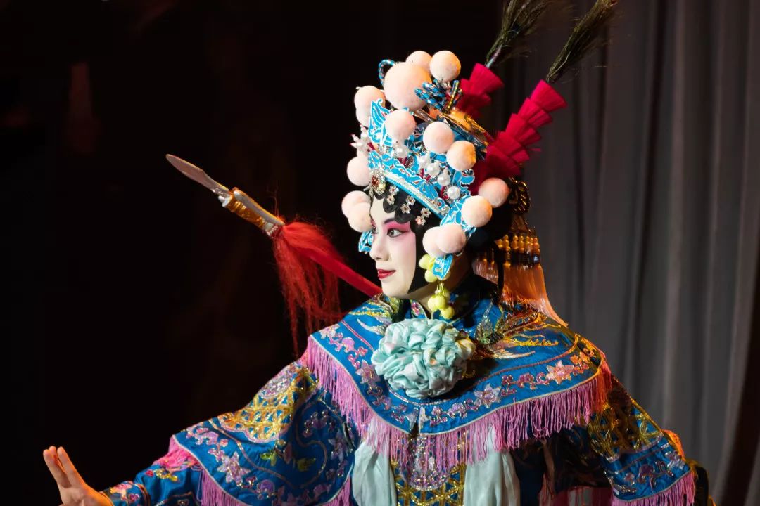 《青春梨园》一段戏曲,长袖盈风,舞不尽生旦净丑《飞云之下》梦想纯粹