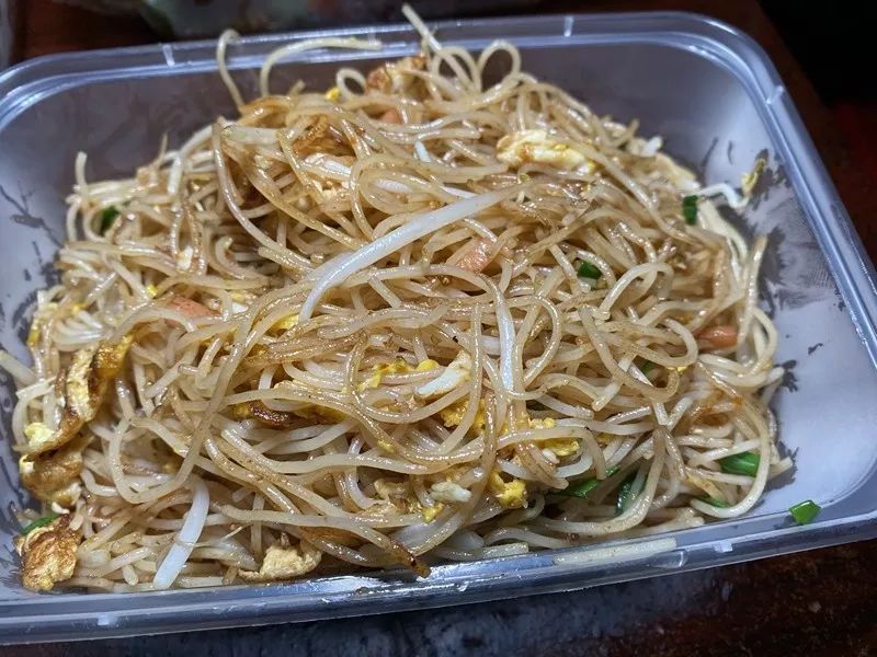 炒米粉 老板短袖疯狂输出的"镬气"炒粉 一个字"香"!