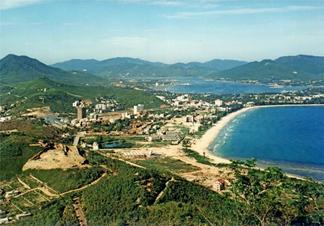 翻翻老照片,看看三亚走过的这70年