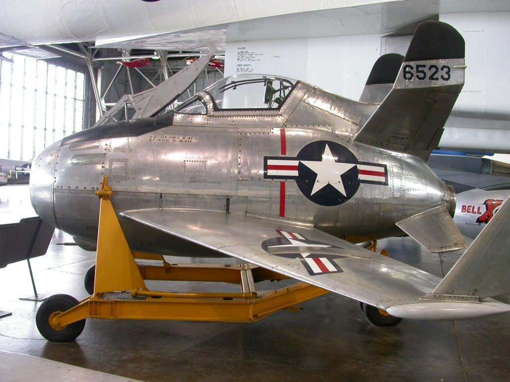 原创设计师都是"水瓶座"吧!那些呆萌可爱的战斗机,真是天马行空