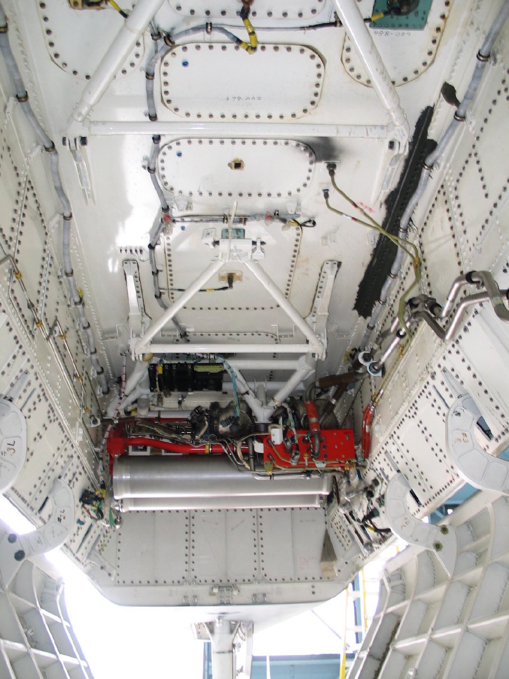 因为失败才成为英雄yf23到底有几斤几两看看它的弹舱就知道了