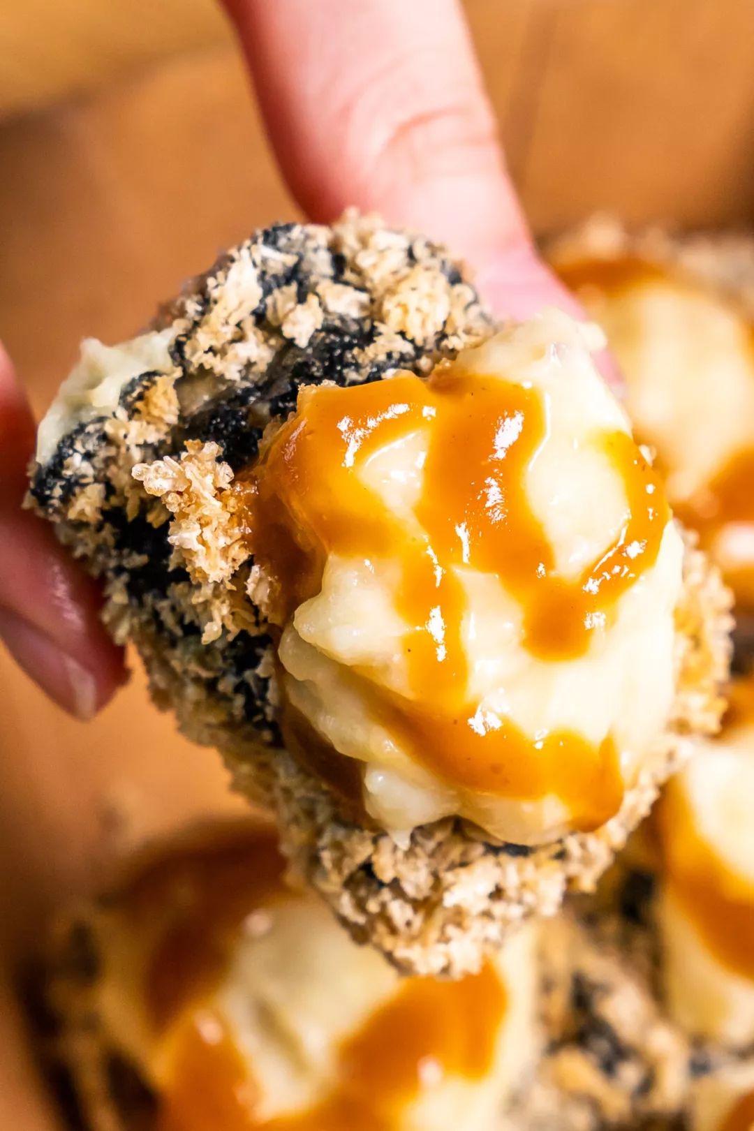 ①: 榴莲臭豆腐·其他店吃不到的臭豆腐·龙华新开了一家奇葩臭豆腐