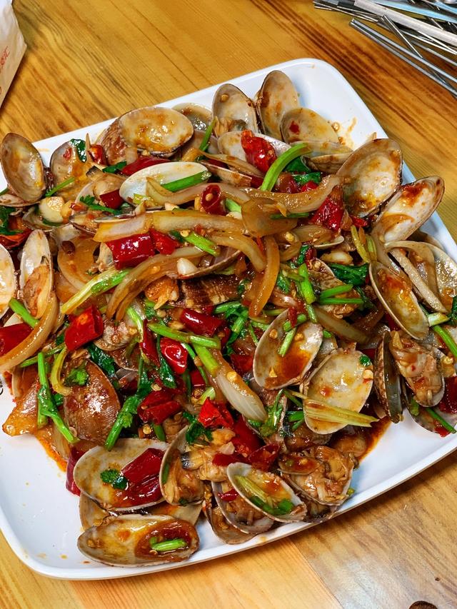 黄泥沽鸽子吃过吗长春绿园区这家烧烤店串子贼大实惠好吃