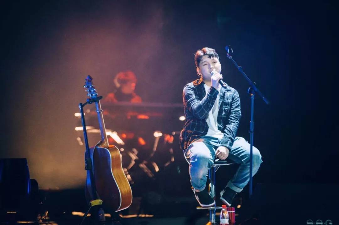 解忧邵帅郑州主场跨年演唱会,场面!_小猛