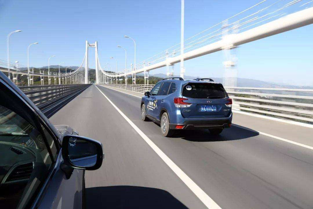 suv舒适还是轿车舒适上高速跑一圈就知道了