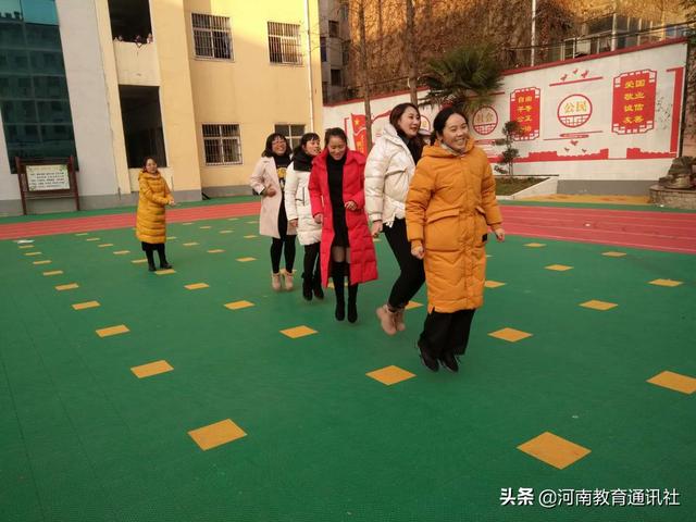 確山縣第一初級(jí)中學(xué)舉行教職工趣味運(yùn)動(dòng)會(huì)(圖1)