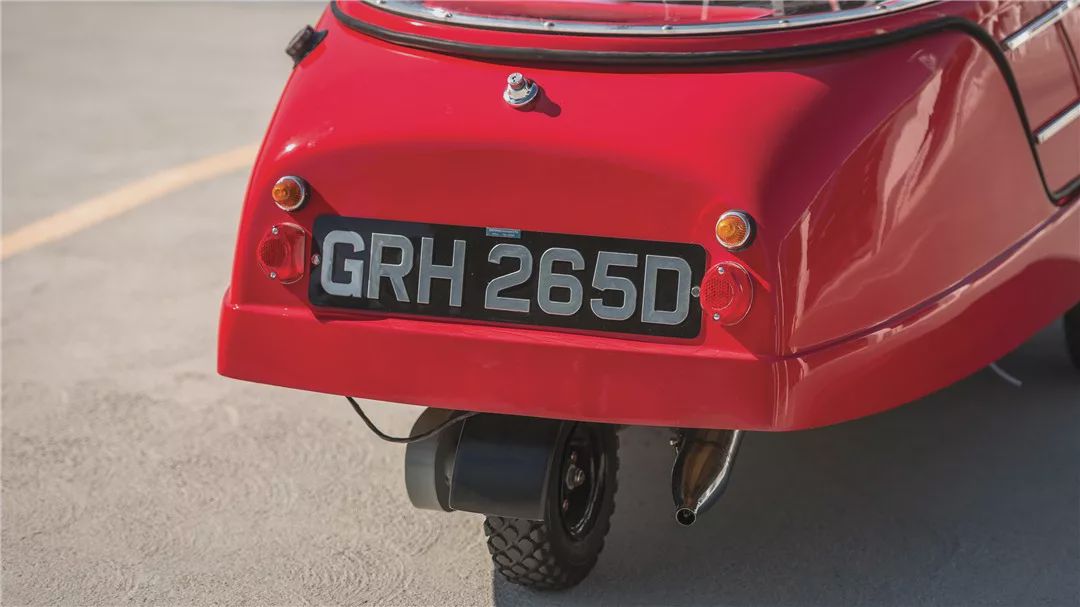 6岁小孩的座驾这摩托车还能遮风挡雨