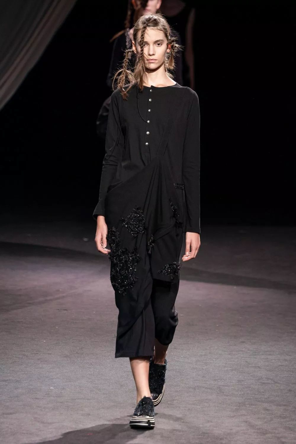 山本耀司(yohji yamamoto)巴黎时装周2020春夏系列!