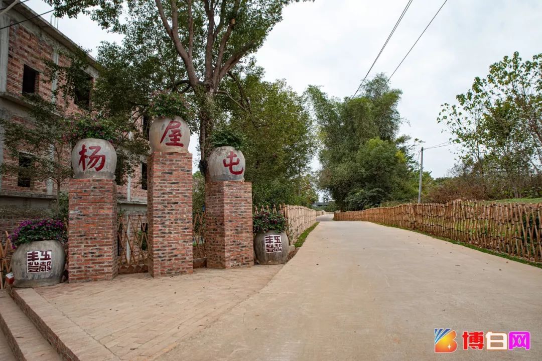 不信请看这一波现拍图,博白县亚山镇潭岸村可谓是名至实归.