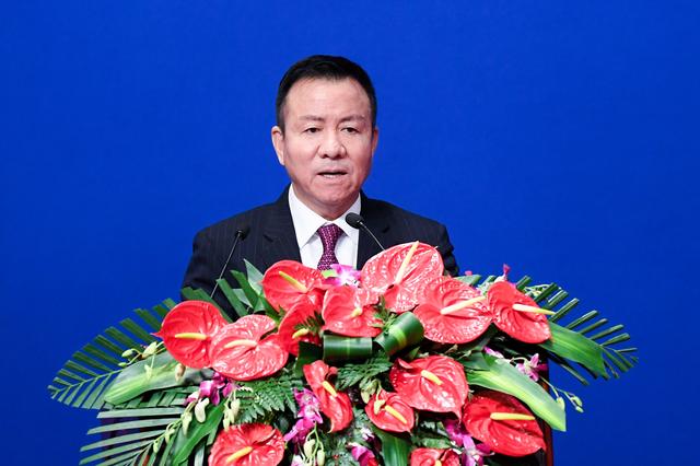 原创多次被传退休的万达总裁丁本锡,这次真退了