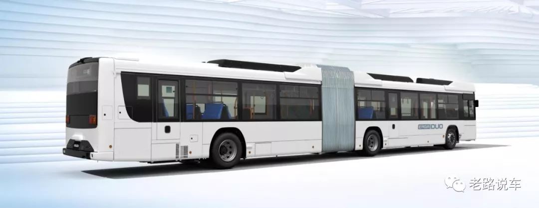 不多见的18米 五十铃,日野联手推出混动铰接公交车