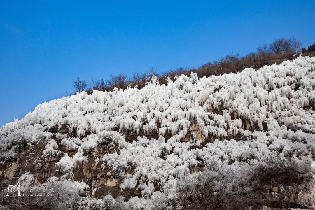 壯觀青州聖峪口驚現冰瀑景觀附視頻