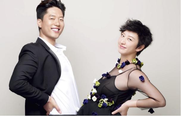 原创唐一菲首晒女儿照片丈夫称其一生挚爱一家4口其乐融融