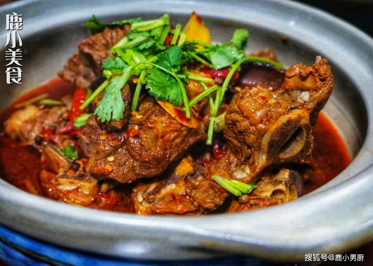 焖羊蝎子要谨记3个技巧,掌握了,羊汤滋味鲜辣,羊肉酥嫩骨髓滑