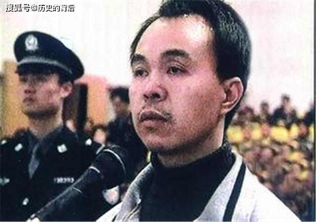 靠走私起家的黑老大,小弟给他戴绿帽子,兄弟出卖了他_张畏