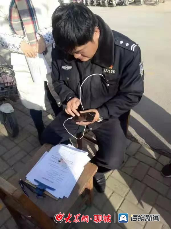 这就是山东丨临清这名交警火到了校园整所学校都在为他点赞