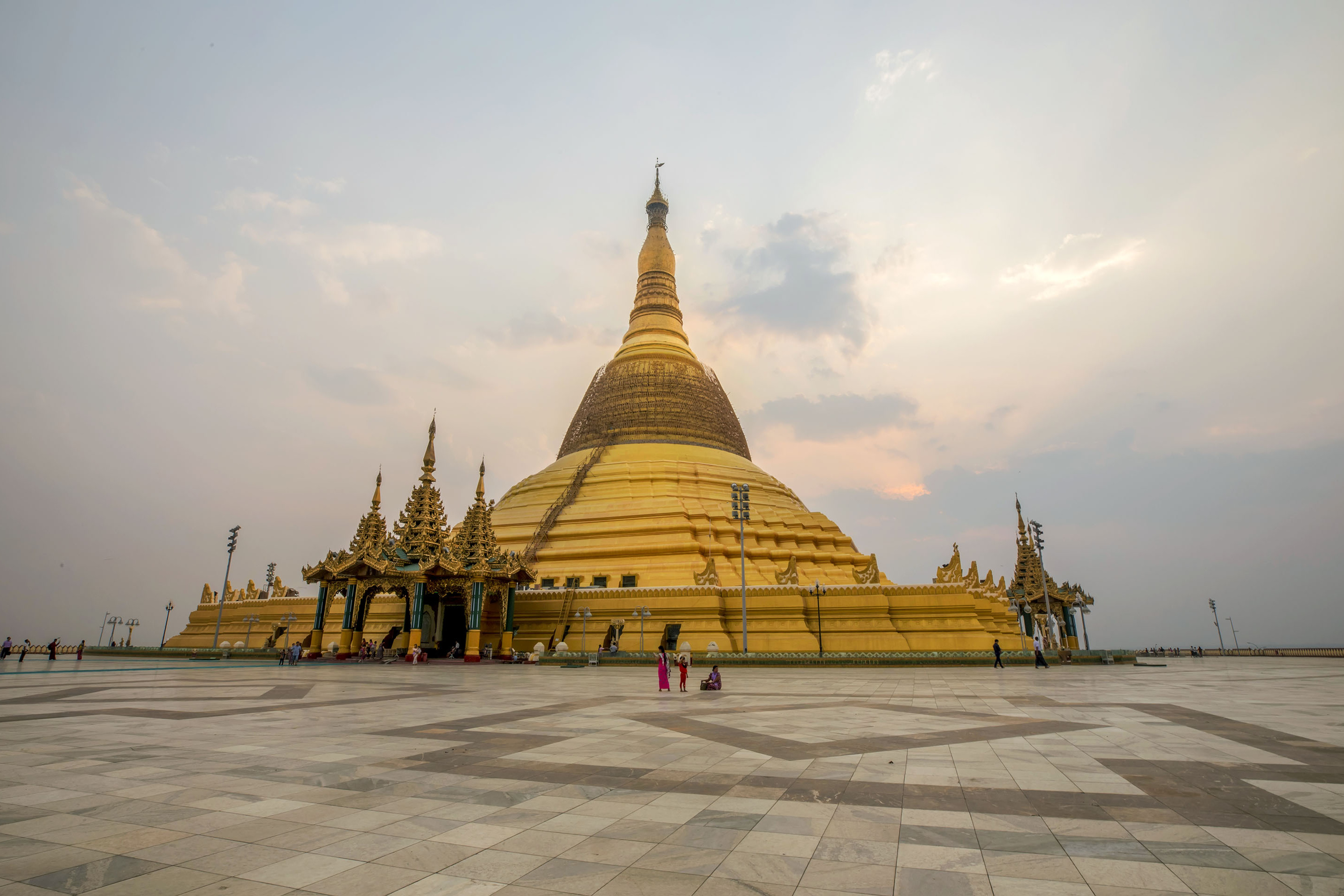 无人机飞行3公里竟然航拍到内比都大金塔