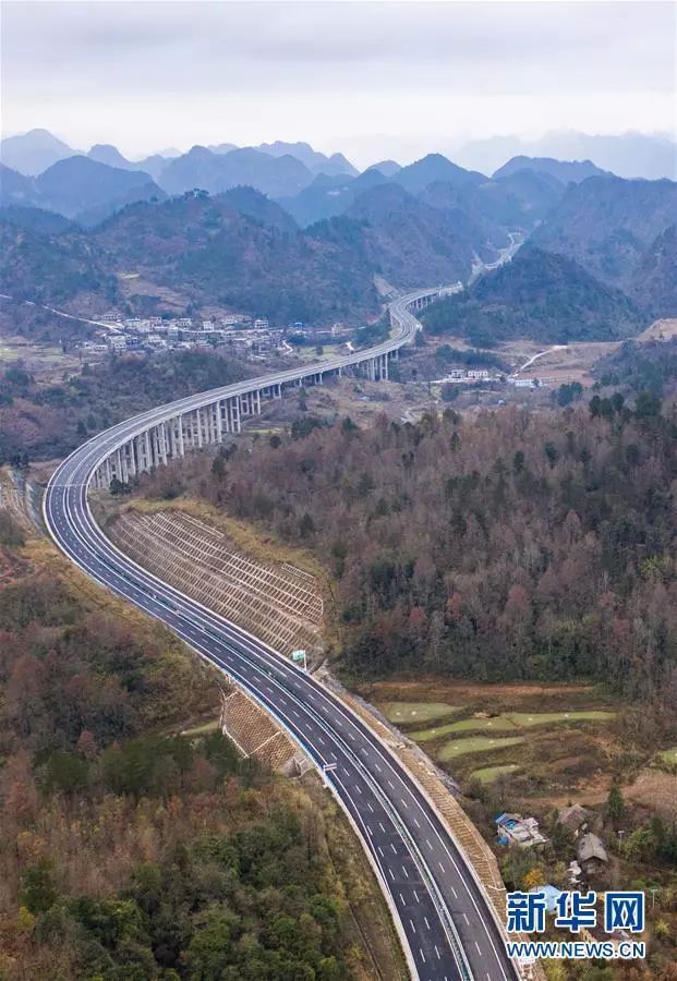 2019年12月31日23时59分,贵州紫云至望谟高速公路,平塘至罗甸高速公路