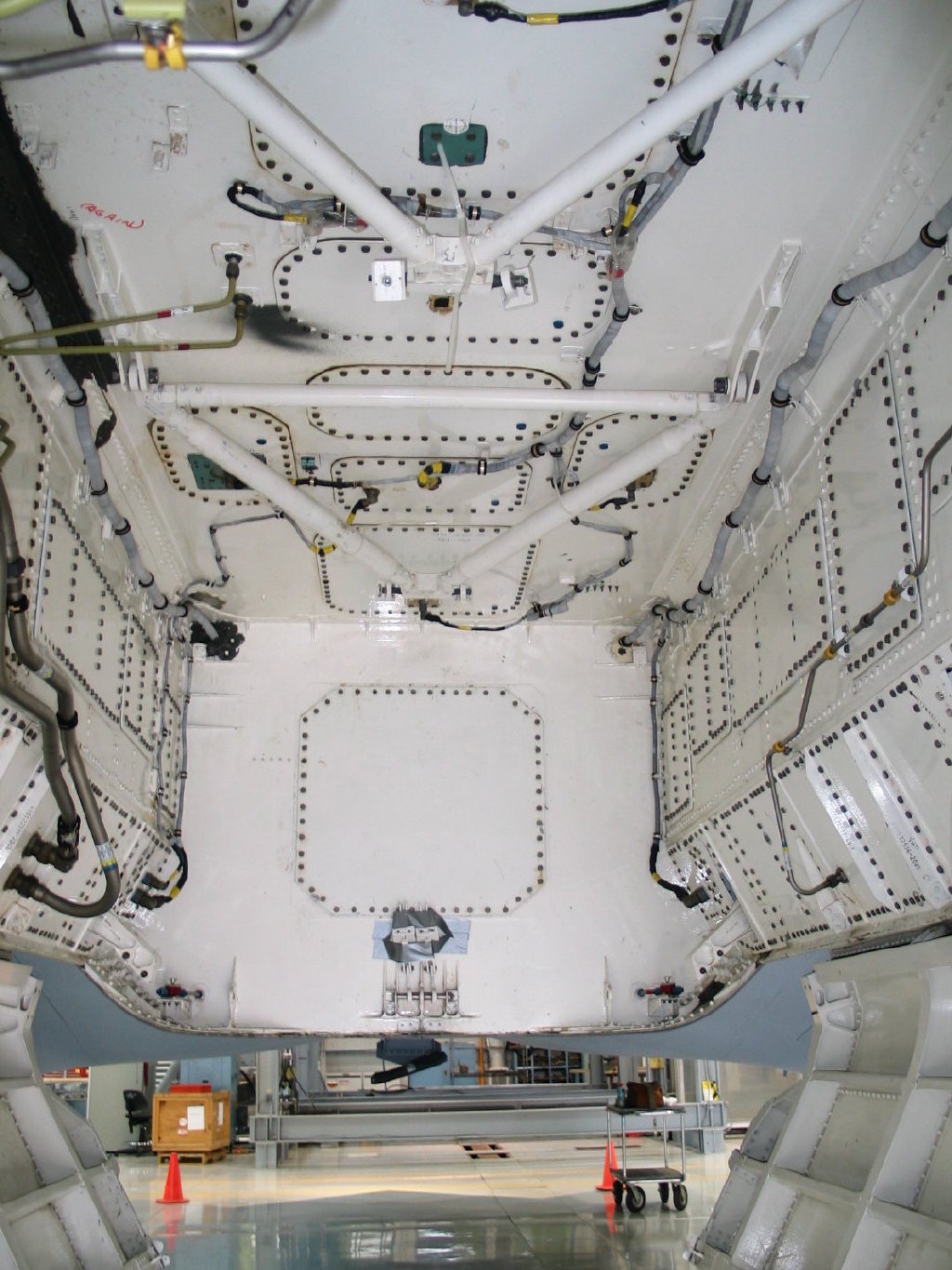 因为失败才成为英雄yf23到底有几斤几两看看它的弹舱就知道了