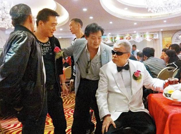 易忠带领当地的14k帮多次击退越南帮,台南帮,以强大的实力和手段震慑