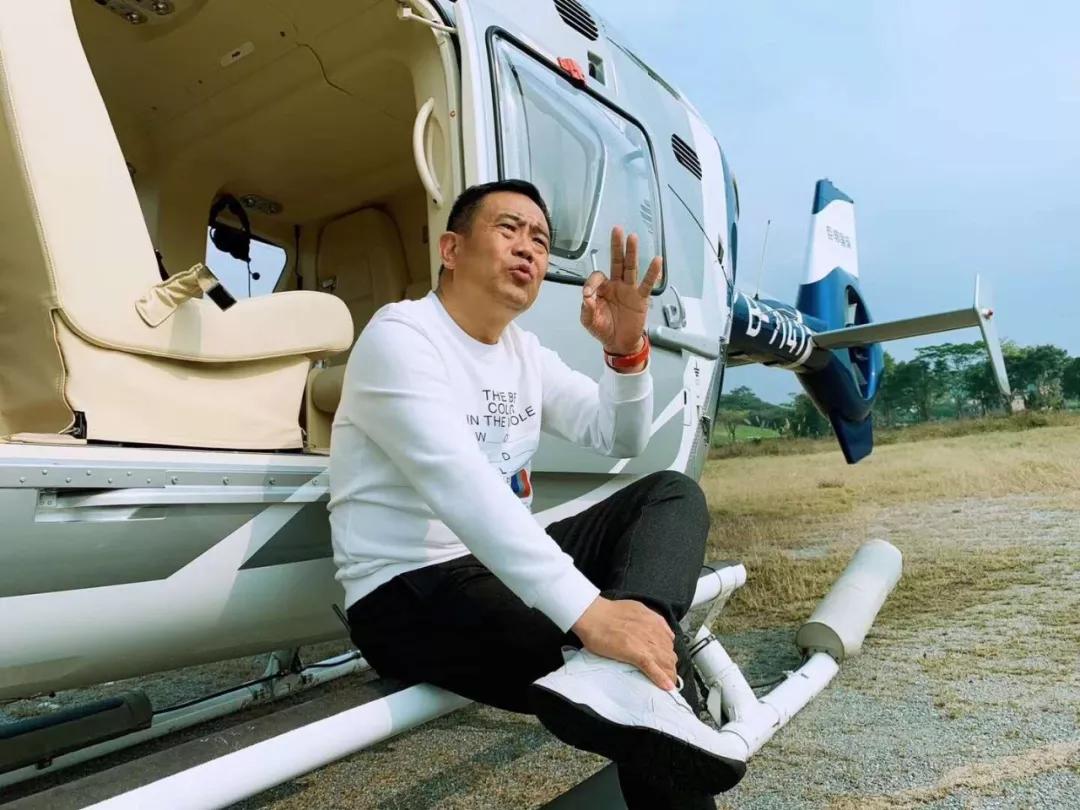 寻找郭东那个99c的美业大男孩丨大佟小议