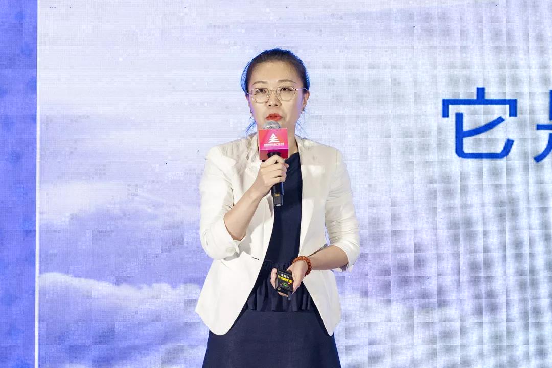 中宣部电影卫星频道节目制作中心办公室副主任徐楠就中国公益广告的新