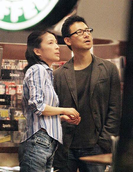 出道34岁无绯闻,嫁大4岁丈夫结婚23年似初恋,如今老公越来越火_罗美薇