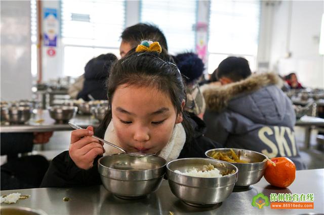 家長滿意度就是最好的檢驗侯集實小學生食堂管理側記