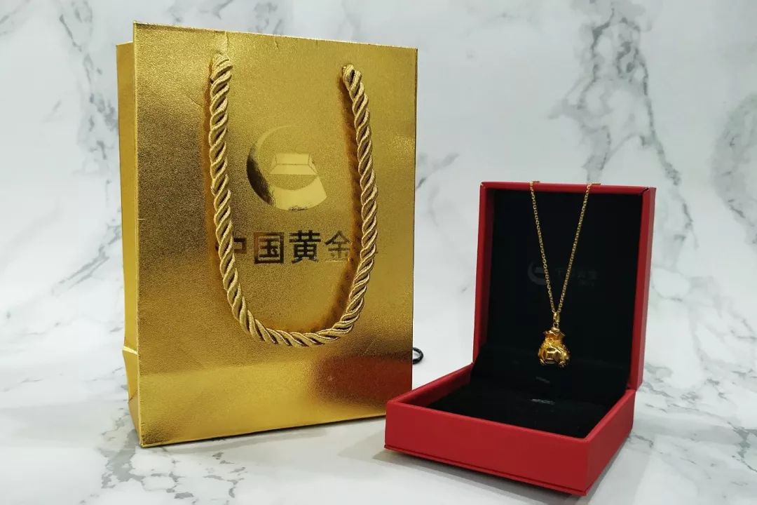 中国黄金出了一款福袋玉瓶福气财气都给你